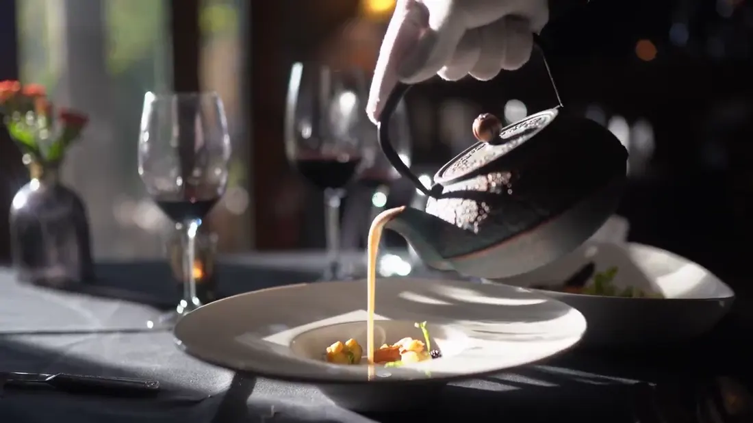 Illustrative industry footage for solution restaurant food; not a PSCS client project screenshot